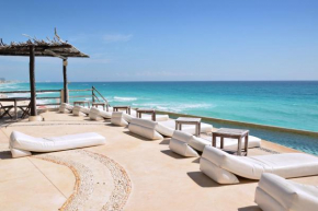 AR Cancun Plaza